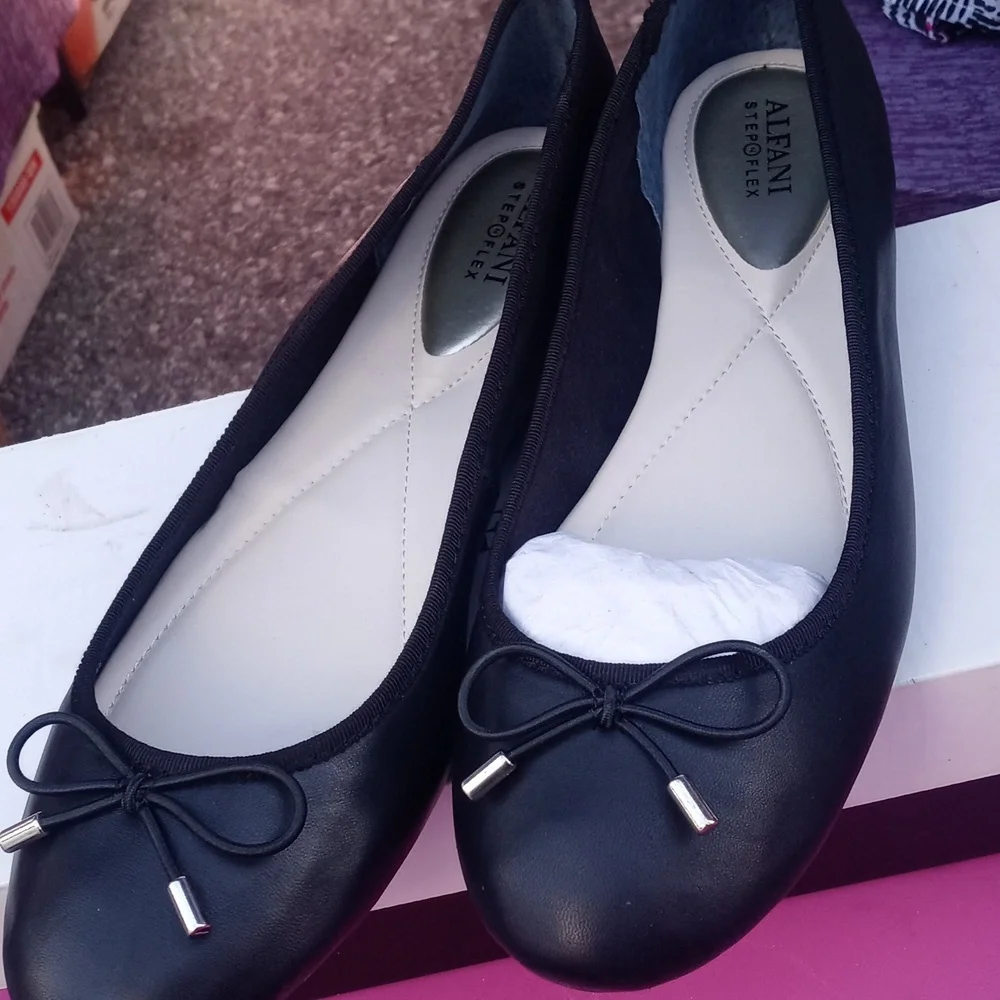 Shoes - Picture 1 of 3